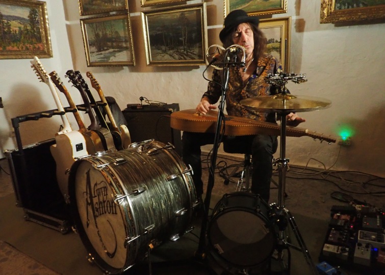 Bluesman, který se od klokanů zatoulal do Londýna, vystoupil ve Volyni