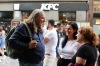 Jihočeská výtvarnice Šárka Vildová vystavuje v Rock Café. Přijel i bojovník Jiří Procházka