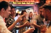 Jihočeská výtvarnice Šárka Vildová vystavuje v Rock Café. Přijel i bojovník Jiří Procházka
