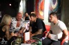 Jihočeská výtvarnice Šárka Vildová vystavuje v Rock Café. Přijel i bojovník Jiří Procházka