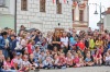 Komedianty v ulicích i návštěvníky skrápěl déšť. Nadšené publikum ale neodradil