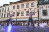 Komedianty v ulicích i návštěvníky skrápěl déšť. Nadšené publikum ale neodradil