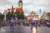 Komedianty v ulicích i návštěvníky skrápěl déšť. Nadšené publikum ale neodradil