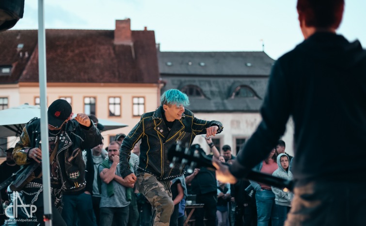 Ohlédnutí za závěrem sezony u Stánku. Hrála Znouzectnost, Kaplan i Corazón