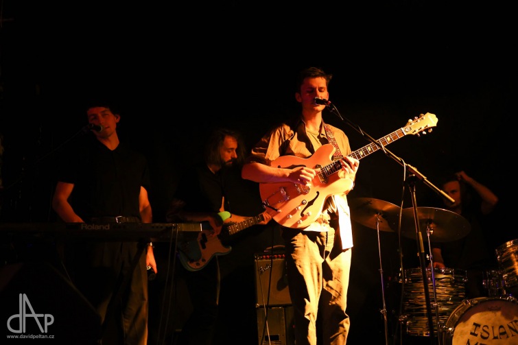 Island Mint představili EP All Studium No Punctum v táborském Orionu