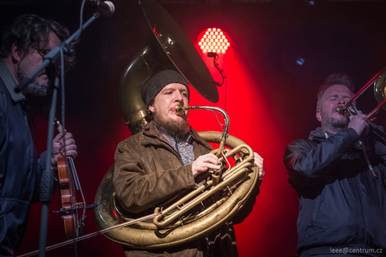 Na festiválku Kampa žije! v Budějovicích zahráli domácí i Cirkus Problem