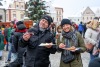Vánoční trhy v Táboře byly plné lidí. Polévky šly na dračku