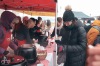 Vánoční trhy v Táboře byly plné lidí. Polévky šly na dračku