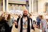 Lucie Bílá, Pokáč, Václav Noid Bárta, Richard Krajčo a 300 děti! K pokračování příběhu o psu Gumpovi točili videoklip