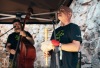 Bonsai bere posluchače na magická místa jižních Čech. Na Dívčím kameni s ní vystoupil Martin Hilský