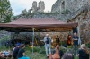 Bonsai bere posluchače na magická místa jižních Čech. Na Dívčím kameni s ní vystoupil Martin Hilský