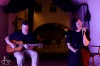 Déšť vyhnal Kalle do průchodu. V Třeboni si tak lidé užili unikátní koncert