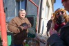 V Měšicích autobus porazil kobylu. Na nohy ji postavila zelená a jelo se na hasiče