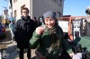 V Měšicích autobus porazil kobylu. Na nohy ji postavila zelená a jelo se na hasiče