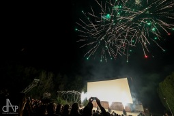 Sezimovo Ústím prošel lampionový průvod. Nechyběl ani ohňostroj 
