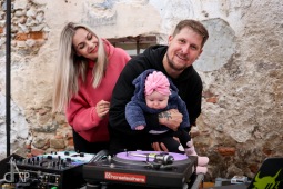 Na dvorku táborského skateshopu zahráli Beach Bum, Lusky i Dj´s Ill Rick a Aka 