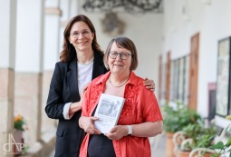 Vzpomínky na vyhnání z Novobystřicka a Jindřichohradecka. Nová kniha přináší vzácné fotografie a silné příběhy