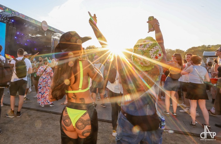 Klenot Budapešti. Sziget festival láká na Post Malone, Charli XCX, Justice, Van Buurena i pláž