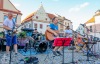 Stánek na náměstí v Táboře rozjížděli Bártovi, Bombónky, Peshata i Electra5 