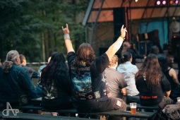 Lesopark Pintovka duněl festivalem Metalová Brusírna 