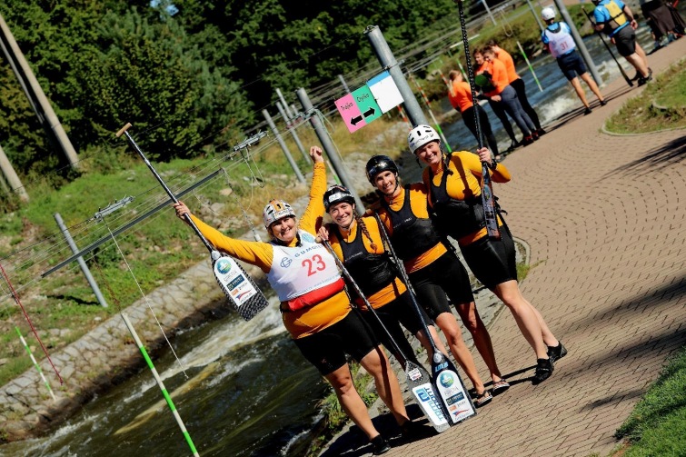 Raftařky míří na mistrovství světa v Argentině a Malajsii. Můžete jim pomoci