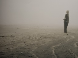 Hluboké vody přátelství. Sladovna Písek otevřela výstavu Ocean, vizuální dialog přes Atlantik