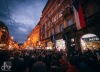 Na Den boje za svobodu a demokracii zaplnili lidé ulice i náměstí Prahy. Cinkalo se klíči