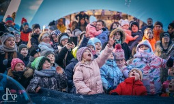 Adventní Jarmark trochu jinak. V Černé v Pošumaví se lidi počertu skvěle bavili