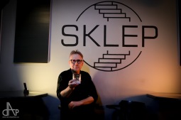 Sklep bar přichází s novou talk show Sklepnička. Prvními hosty jsou hudebníci 