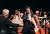 Publikum v úžasu. Dirigent Petr Popelka provedl Epoque Symphony orchestra s cellistou Václavem Petrem Novým světem