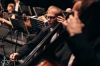 Publikum v úžasu. Dirigent Petr Popelka provedl Epoque Symphony orchestra s cellistou Václavem Petrem Novým světem