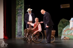 Vyprodáno a potlesk vestoje. Divadlo Járy Cimrmana zahájilo Táborský festival vína