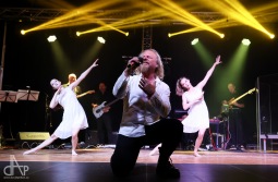 Rocková benefice. Jubilejní Velikonoce s Jesusem letos pomáhají sedmiletému Edímu