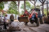 V Plané nad Lužnicí vznikají nové mramorové sochy. Na prvním kamenosochařském sympoziu sochá punkáč i fotograf