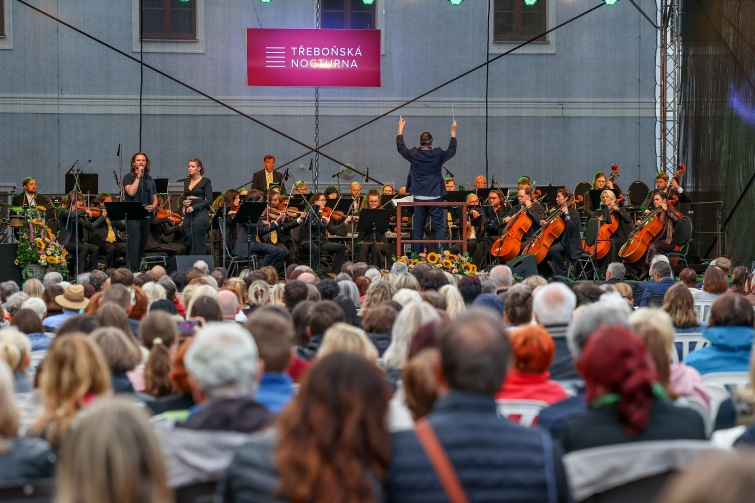 Týdenní maraton hudby. Třeboňská nocturna nabídnou světové premiéry, hollywoodské melodie i operní galavečer