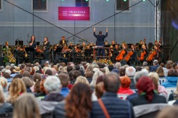 Týdenní maraton hudby. Třeboňská nocturna nabídnou světové premiéry, hollywoodské melodie i operní galavečer