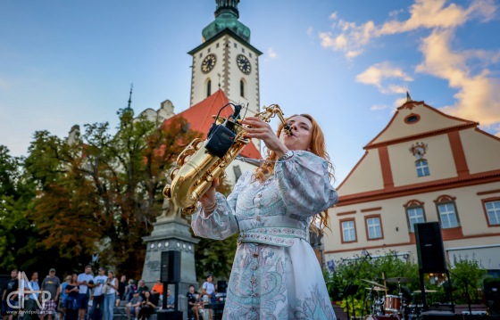 Lidé rozsvítili táborské náměstí. Na onkologicky nemocné děti přispěli téměř padesáti tisíci  