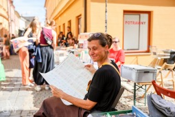 Tabookem zněly lodě, Živé kvety, poezie i próza