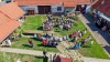 Svišti se sborem zněli pivovarským dvorem v Hlavatcích