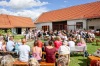 Svišti se sborem zněli pivovarským dvorem v Hlavatcích