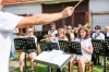 Svišti se sborem zněli pivovarským dvorem v Hlavatcích