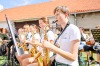 Svišti se sborem zněli pivovarským dvorem v Hlavatcích