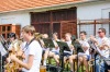 Svišti se sborem zněli pivovarským dvorem v Hlavatcích