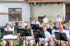 Svišti se sborem zněli pivovarským dvorem v Hlavatcích