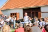 Svišti se sborem zněli pivovarským dvorem v Hlavatcích